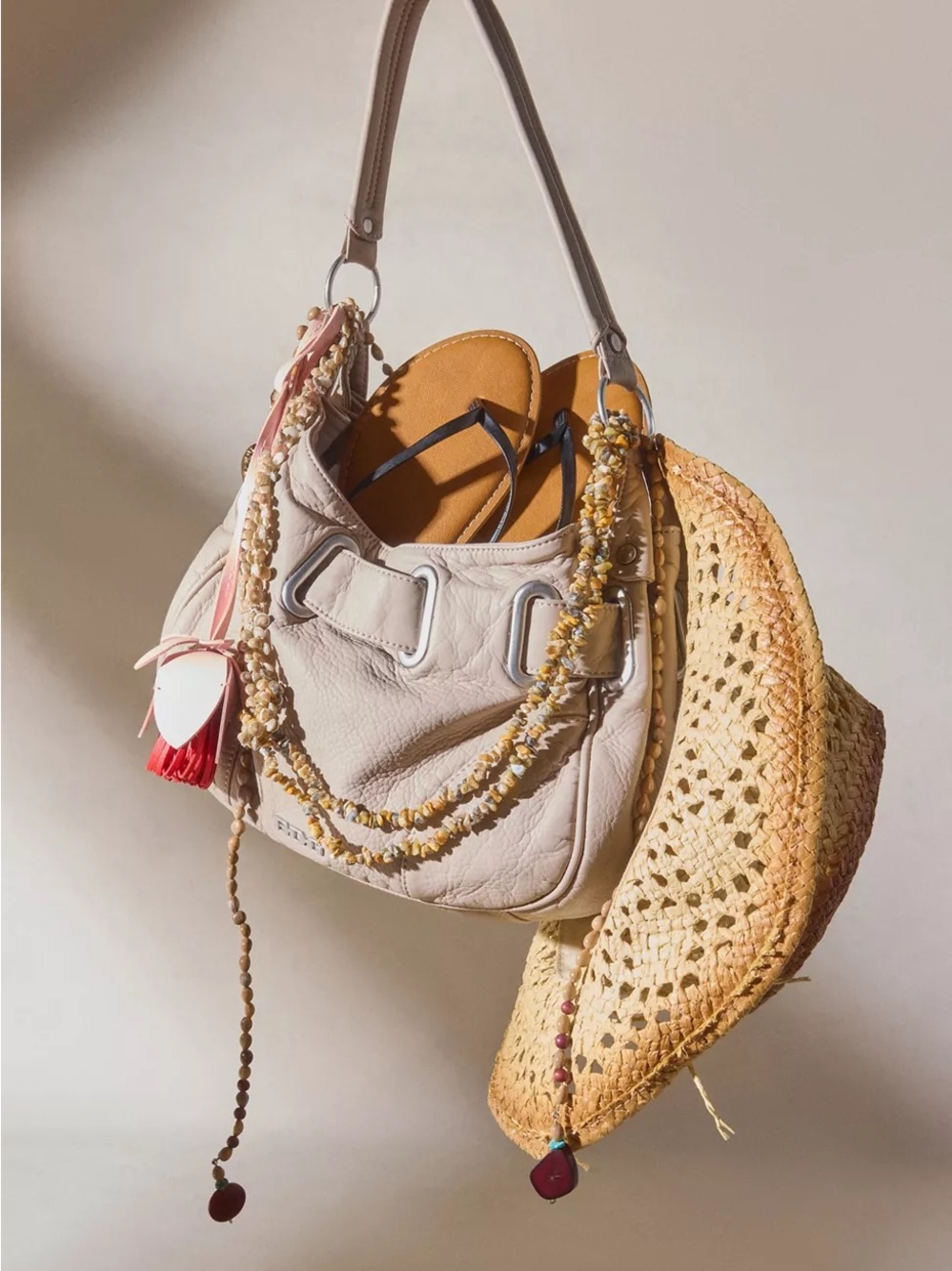 BDG by Urban Outfitters Taupe Shoulder Bag

Smoke/Pet Free - Picture 10 of 10